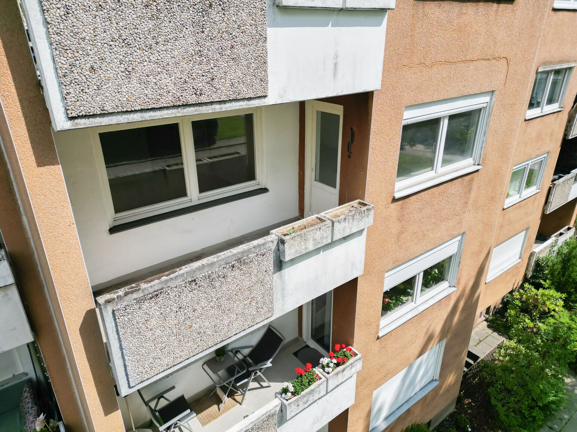 Attraktive Wohnung mit Balkon und idealer Lage für Pendler – Bild 2