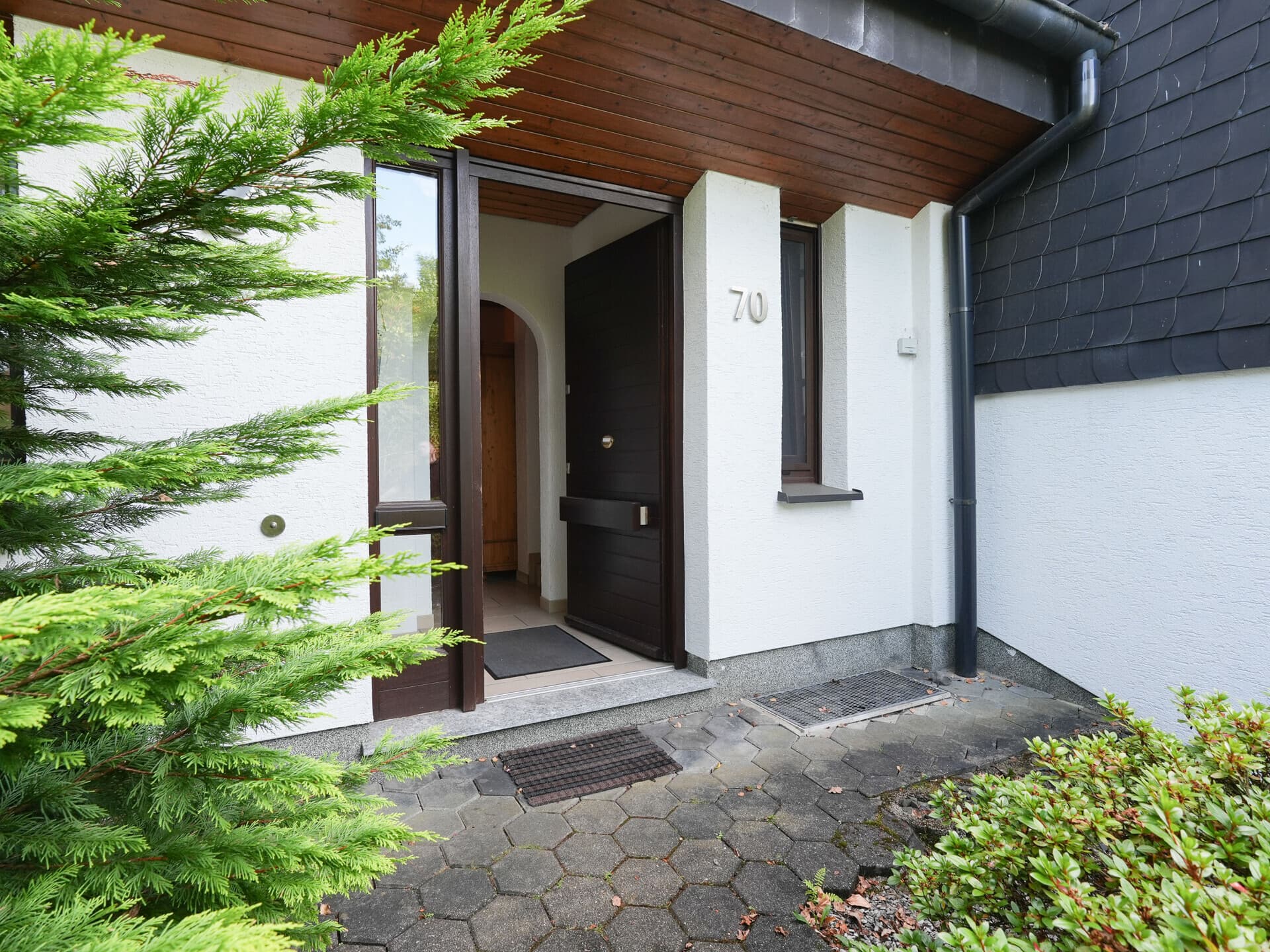 Ihr neues Zuhause: Stilvolles Reihenmittelhaus mit Wellness-Oase – Bild 3