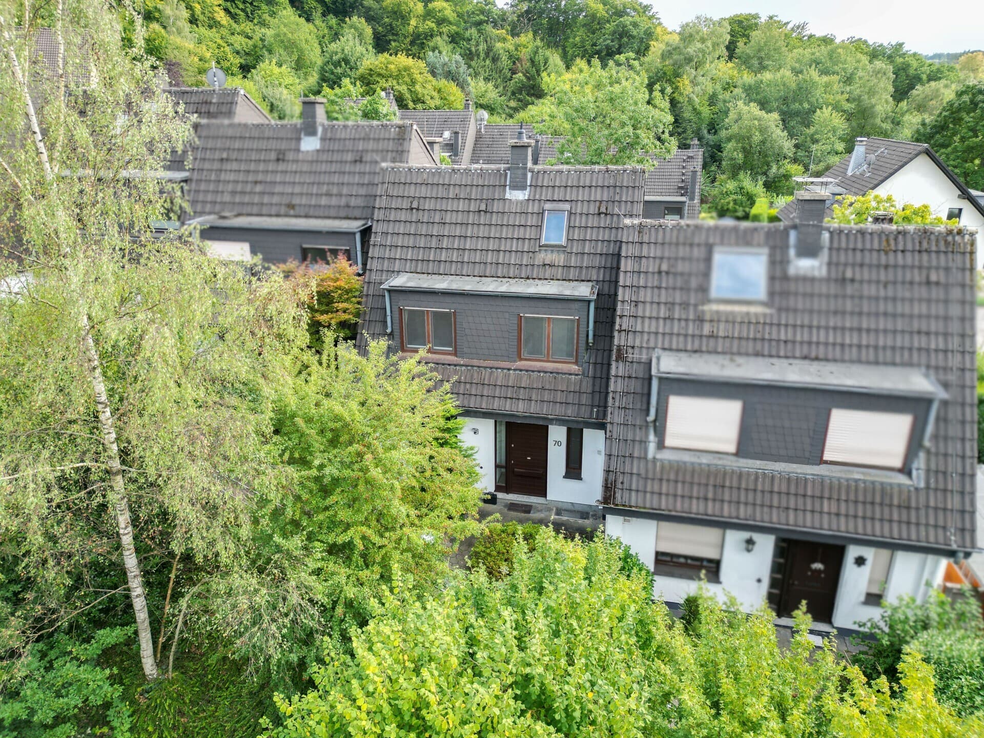 Ihr neues Zuhause: Stilvolles Reihenmittelhaus mit Wellness-Oase – Bild 2
