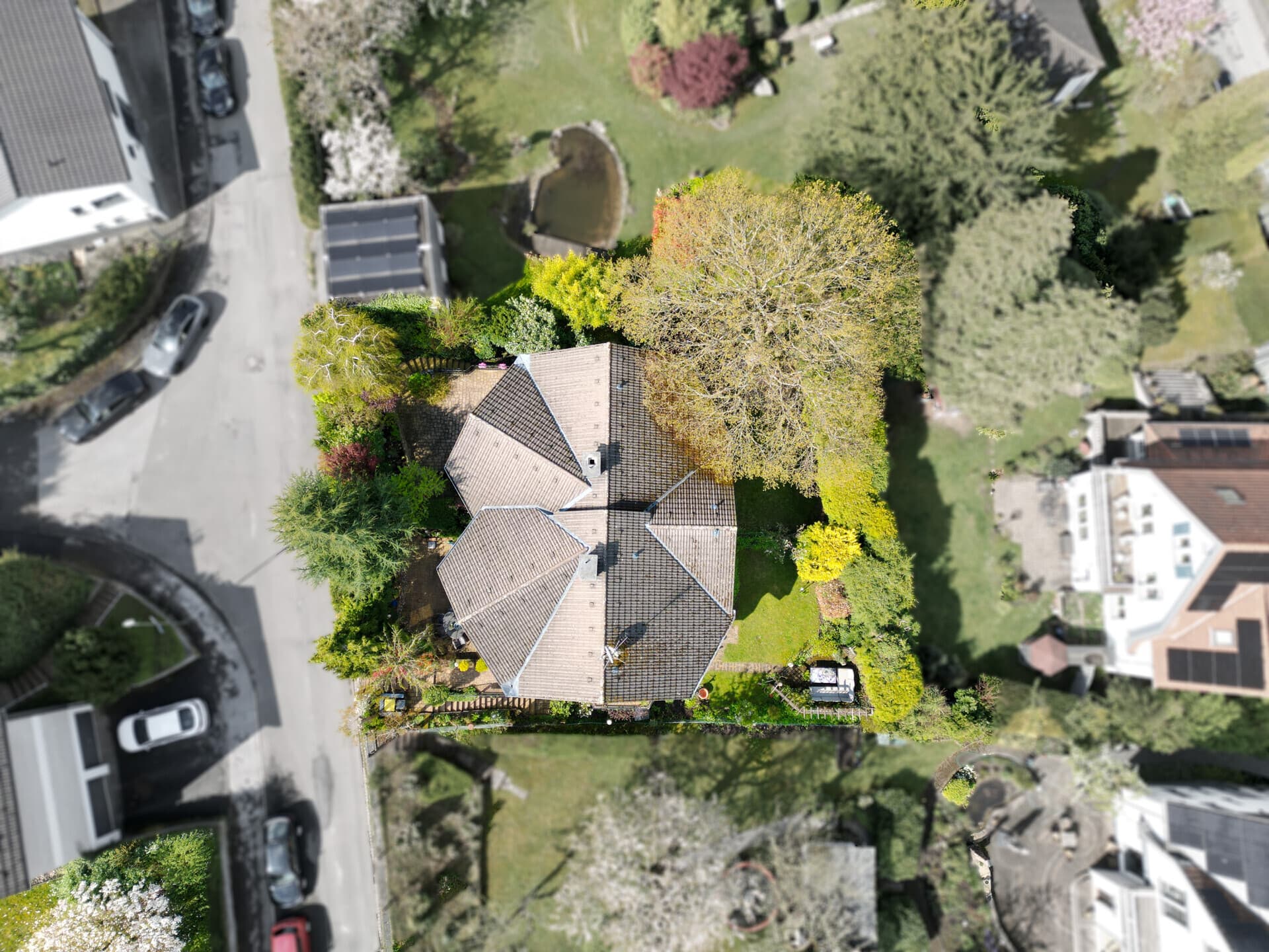 Lichtdurchflutete Doppelhaushälfte mit Einliegerwohnung und Wellnessbereich in Iserlohn – Bild 2